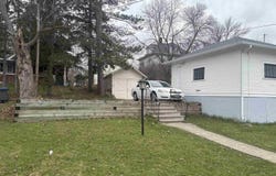 1411 E 4th St, Duluth, MN 55805