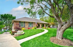 1014 SW Twilight Lane, Blue Springs, MO 64015