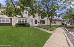 129 Tudor Court, Lakewood, NJ 08701