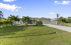 842 SE Chaloupe Avenue, Port Saint Lucie, FL 34983