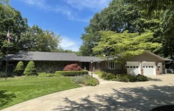 6697 Warren Woods Road, Three Oaks, MI 49128