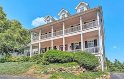 5975 LANDVIEW DR, Roanoke, VA 24018