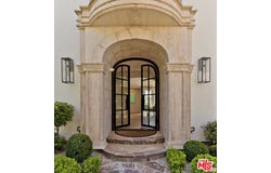 2680 Bowmont Dr, Beverly Hills, CA 90210