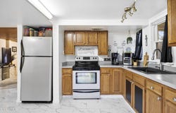79 Starr Avenue, Schenectady, NY 12304
