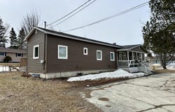 10 Dow Street, Fort Kent, ME 04743