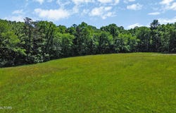 1090 Old Sunbright Rd, Jamestown, TN 38556