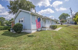 100 Viola Rd, Oak Ridge, TN 37830