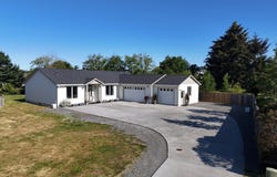 7205 EDGE CLIFF DR, Brookings, OR 97415