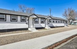 1085 E 4th S, Mountain Home, ID 83647
