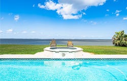 1170 S Virginia Street, Port Lavaca, TX 77979