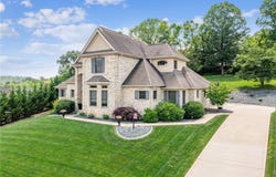 10601 Sophia Ct, Irwin, PA 15642