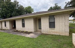1400 W 5th Ave, Pine Bluff, AR 71602