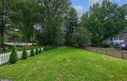 1126 W CLAY STREET, LANCASTER, PA 17603