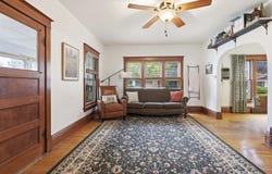 1044 MT VERNON Street, OSHKOSH, WI 54901-3856