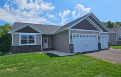 1371 Southfork Drive SE, Hutchinson, MN 55350