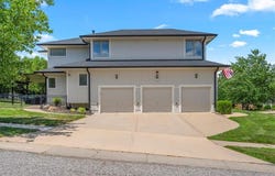 9626 Falcon Valley Drive, Lenexa, KS 66220
