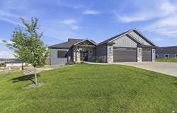 3911 Travers Circle, Manhattan, KS 66503