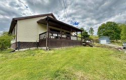 669 W Hill Road, Grafton, WV 26354