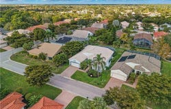 9057 Whitfield Dr, ESTERO, FL 33928