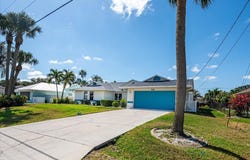 522 SE Majestic Terrace, Port Saint Lucie, FL 34953