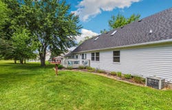 839 Riverside, DIXON, IL 61021