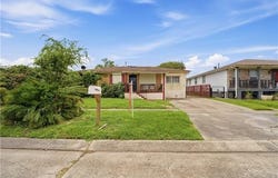2089 LINCOLNSHIRE Drive, Marrero, LA 70072