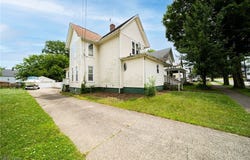 238 Whitney Street, Conneaut, OH 44030