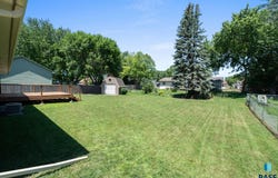 700 Chestnut St, Harrisburg, SD 57032