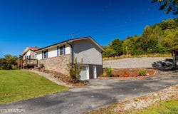 168 Batley Loop Rd, Clinton, TN 37716