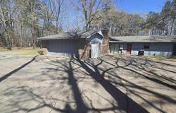 8408 Griggs Rd, Pine Bluff, AR 71603