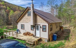7300 Snake Hollow Road, Sneedville, TN 37869