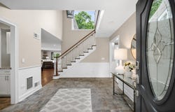 586 Earl Drive, Northfield, IL 60093