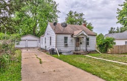 914 W Montgomery Street, Knoxville, IA 50138