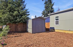 4914 E St, Springfield, OR 97478