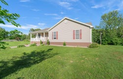 208 Golden Pond Circle, Glasgow, KY 42141