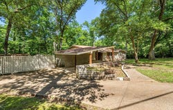 102 Berkley Drive, Palestine, TX 75801