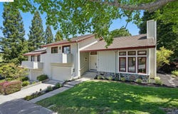17 Via Barcelona, Moraga, CA 94556