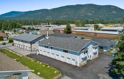 1313 N Division Ave, Sandpoint, ID 83864
