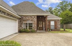 137 Creekside Drive, Canton, MS 39046