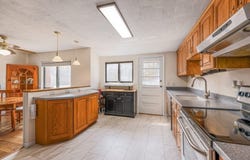 44 Temi Rd, Holliston, MA 01746