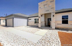234 Peter Kleid Loop, Blanco, TX 78606