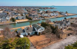 171 Wagstaff Lane, West Islip, NY 11795