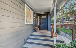 215 Stagecoach Drive, Jacksonville, OR 97530