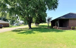 900 Gregory AVE, Pocola, OK 74902