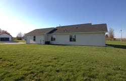 910 Sunrise Ave., Gowrie, IA 50543