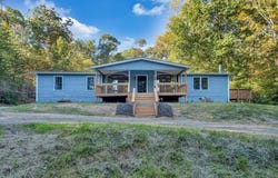 7407 Bradshaw Rd, Salem, VA 24153