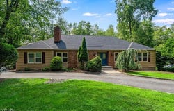 68 Shrewsbury Dr, Livingston Twp., NJ 07039-3402