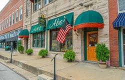 117 N KICKAPOO Street, Lincoln, IL 62656