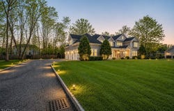 106 Koch Ln, Old Tappan Boro, NJ 07675-5543