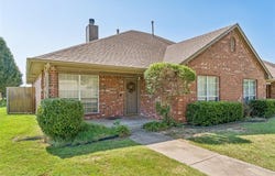 408 N Willowood Drive, Yukon, OK 73099